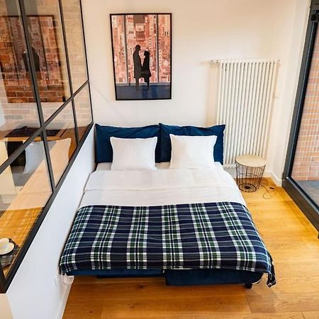 Chic Apartment In Historic Koneser Area Warsaw Exterior photo