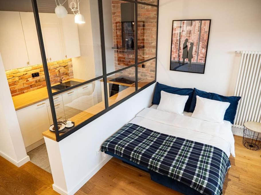 Chic Apartment In Historic Koneser Area Warsaw Exterior photo
