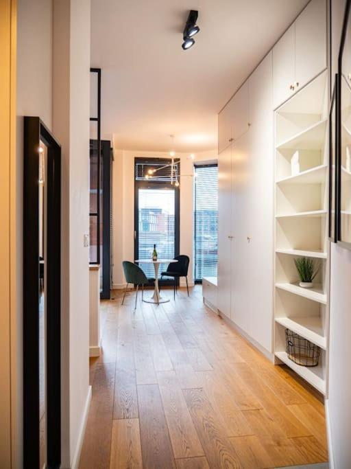 Chic Apartment In Historic Koneser Area Warsaw Exterior photo