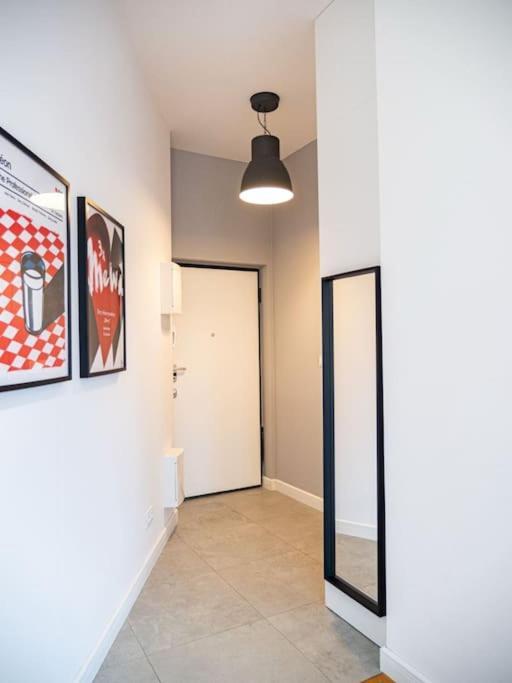 Chic Apartment In Historic Koneser Area Warsaw Exterior photo