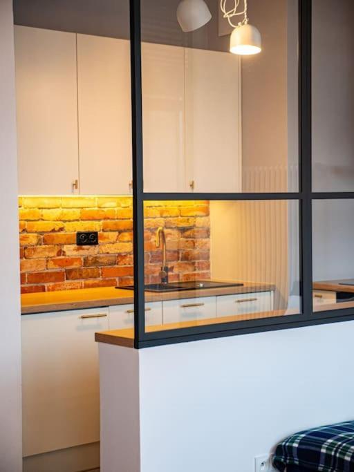 Chic Apartment In Historic Koneser Area Warsaw Exterior photo
