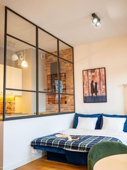 Chic Apartment In Historic Koneser Area Warsaw Exterior photo