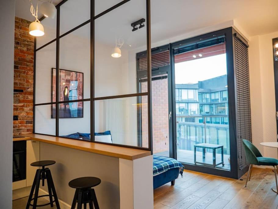 Chic Apartment In Historic Koneser Area Warsaw Exterior photo