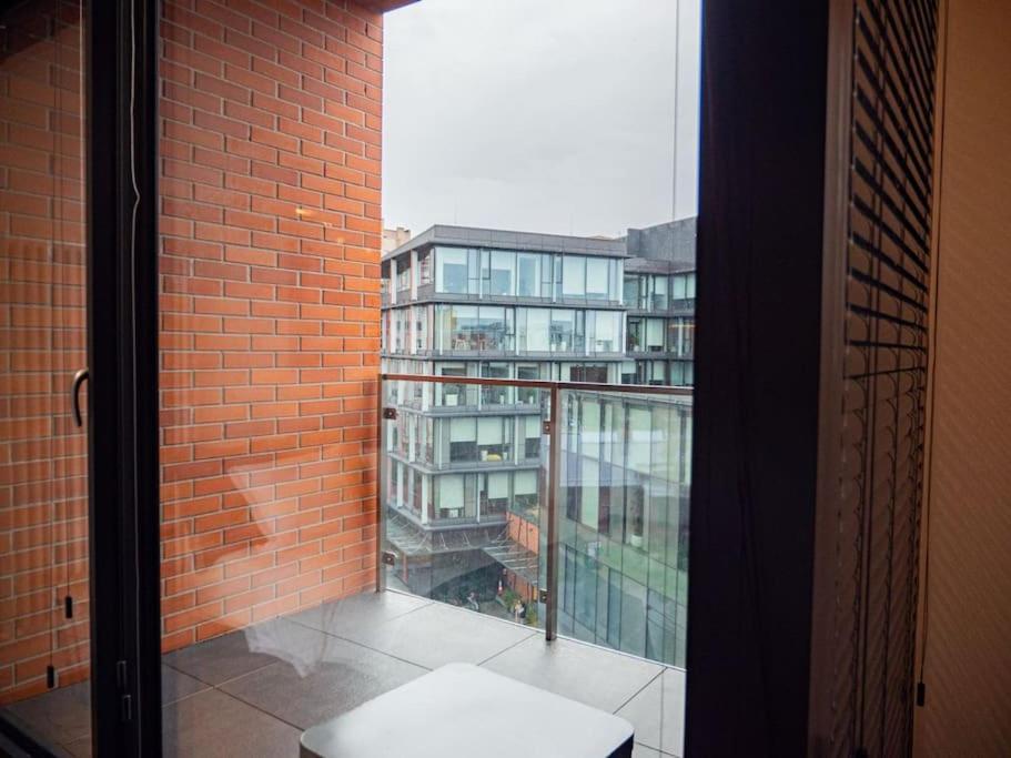 Chic Apartment In Historic Koneser Area Warsaw Exterior photo