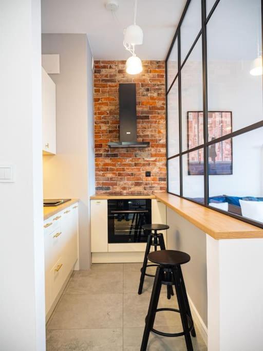 Chic Apartment In Historic Koneser Area Warsaw Exterior photo