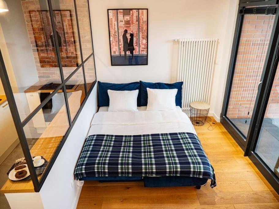 Chic Apartment In Historic Koneser Area Warsaw Exterior photo